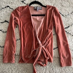 Ele story velvet top